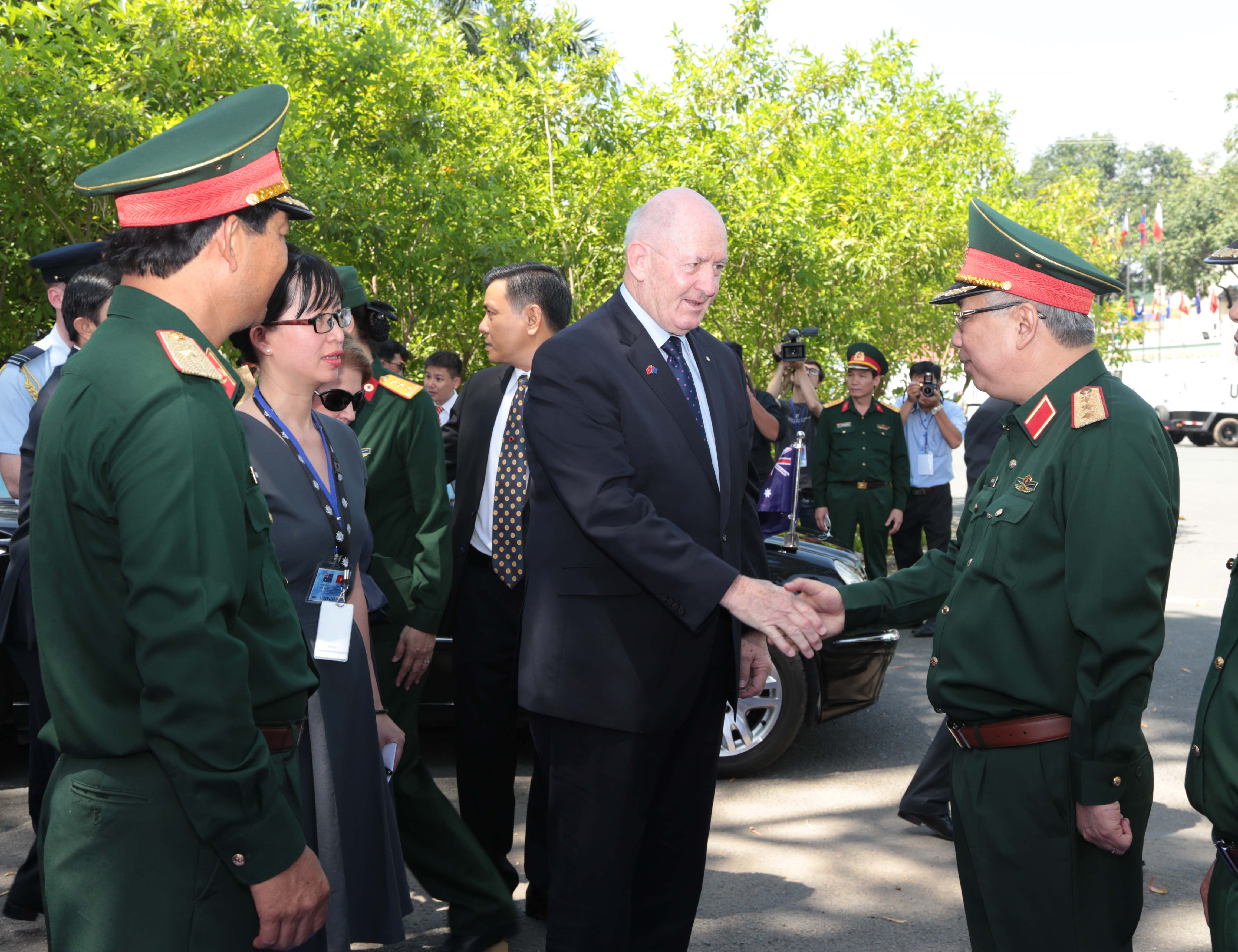 Toàn quyền Australia Peter Cosgrove thăm Bệnh viện Dã chiến cấp 2 số 1 Việt Nam