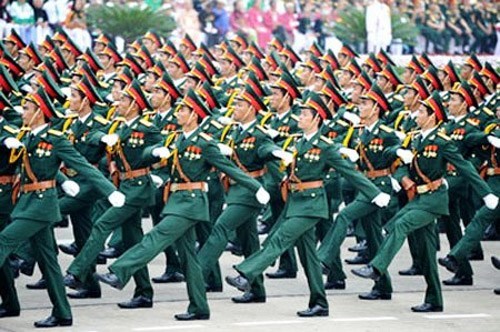 Xây dựng nền quốc phòng toàn dân vững mạnh, tạo nền tảng vững chắc tăng cường sức mạnh quốc phòng