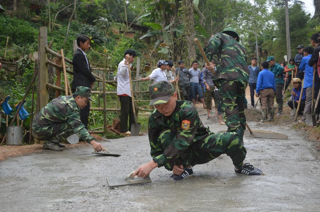 Làm theo Bác bằng những việc thiết thực