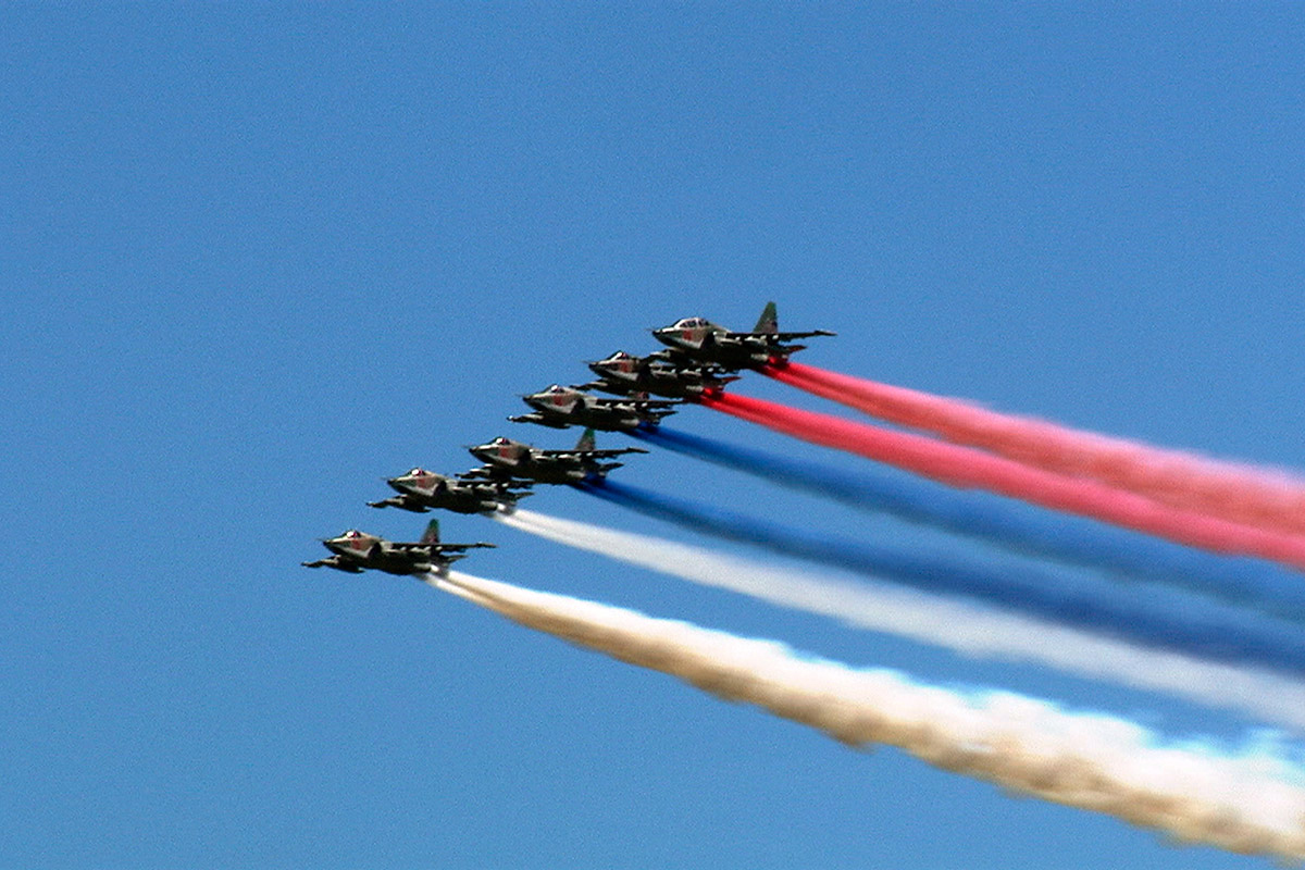 Máy bay chiến đấu và trực thăng Nga phô diễn sức mạnh