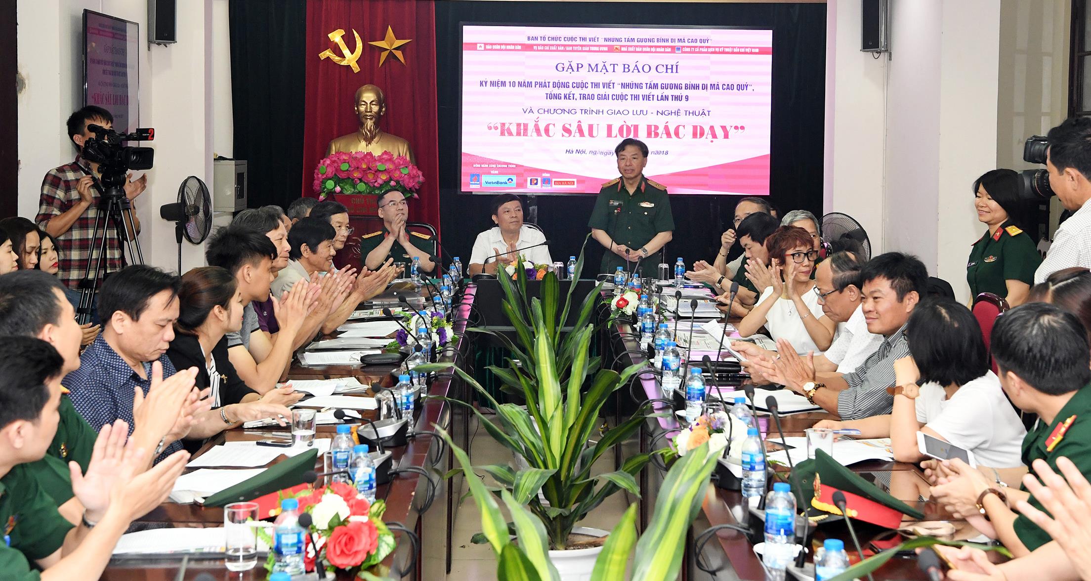  Giàu tính nhân văn, thiết thực học tập và làm theo gương Bác Hồ