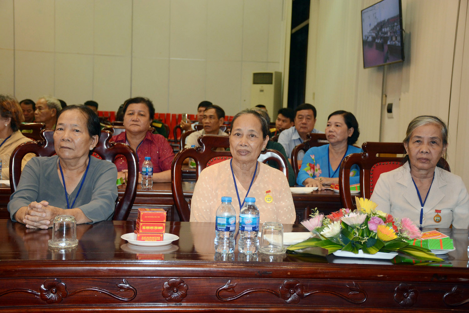 Bộ Quốc phòng gặp mặt đoàn đại biểu người có công tỉnh Vĩnh Long

