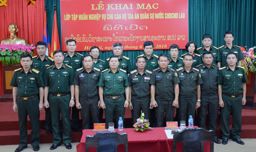 Tập huấn nghiệp vụ cho cán bộ tòa án quân sự Lào