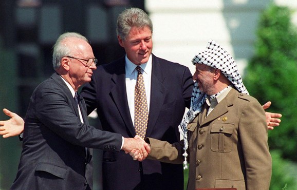 Những cái bắt tay làm thay đổi thế giới