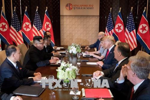 Tổng thống Mỹ Donald Trump và nhà lãnh đạo Triều Tiên Kim Jong-un tiến hành hội đàm mở rộng