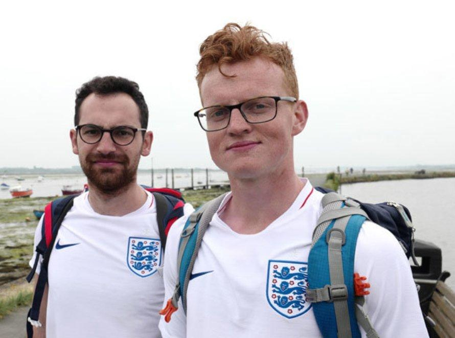 CĐV đạp xe gần 4.000km cổ vũ cho “Tam sư”

