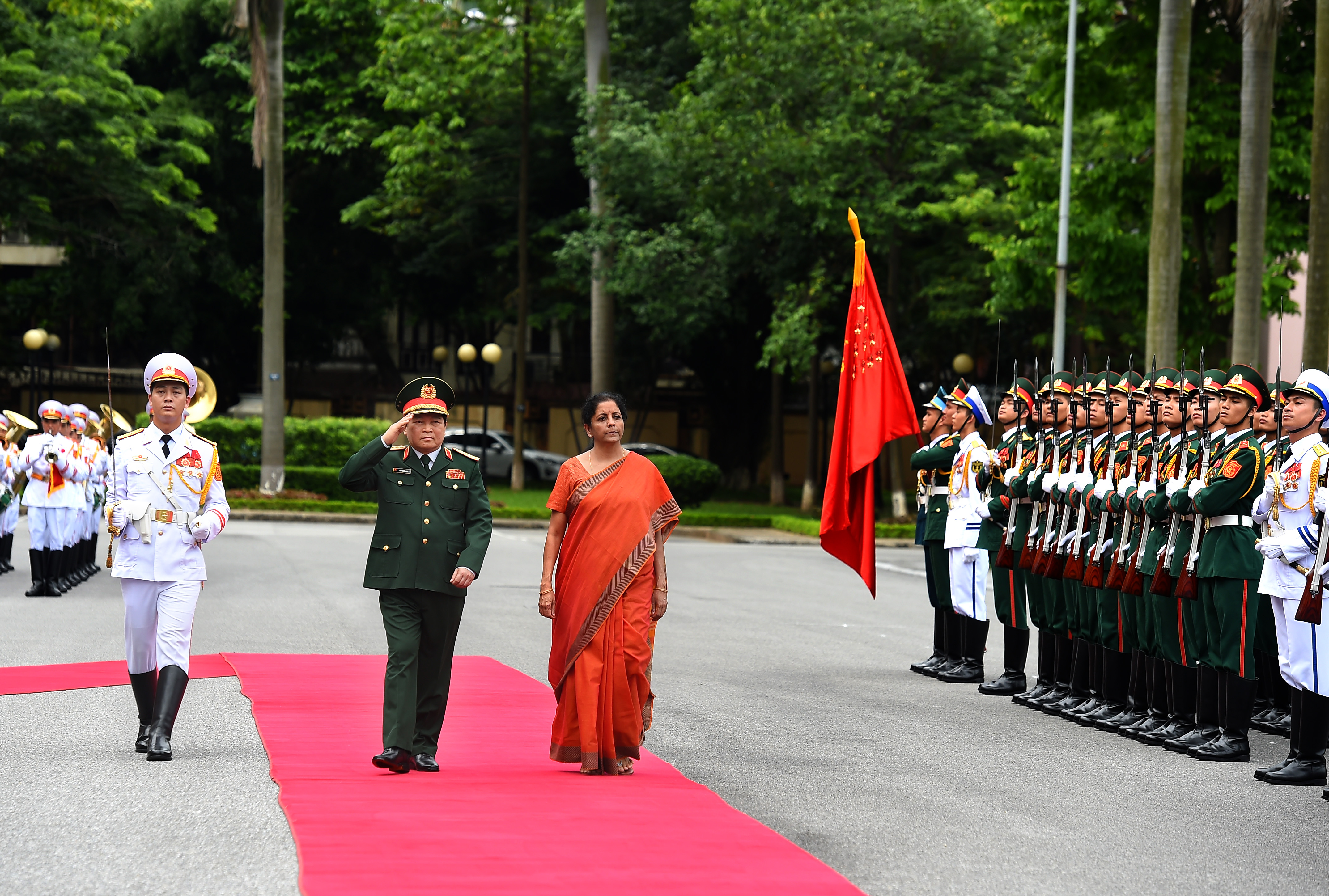 Bộ trưởng Bộ Quốc phòng Ấn Độ thăm chính thức Việt Nam