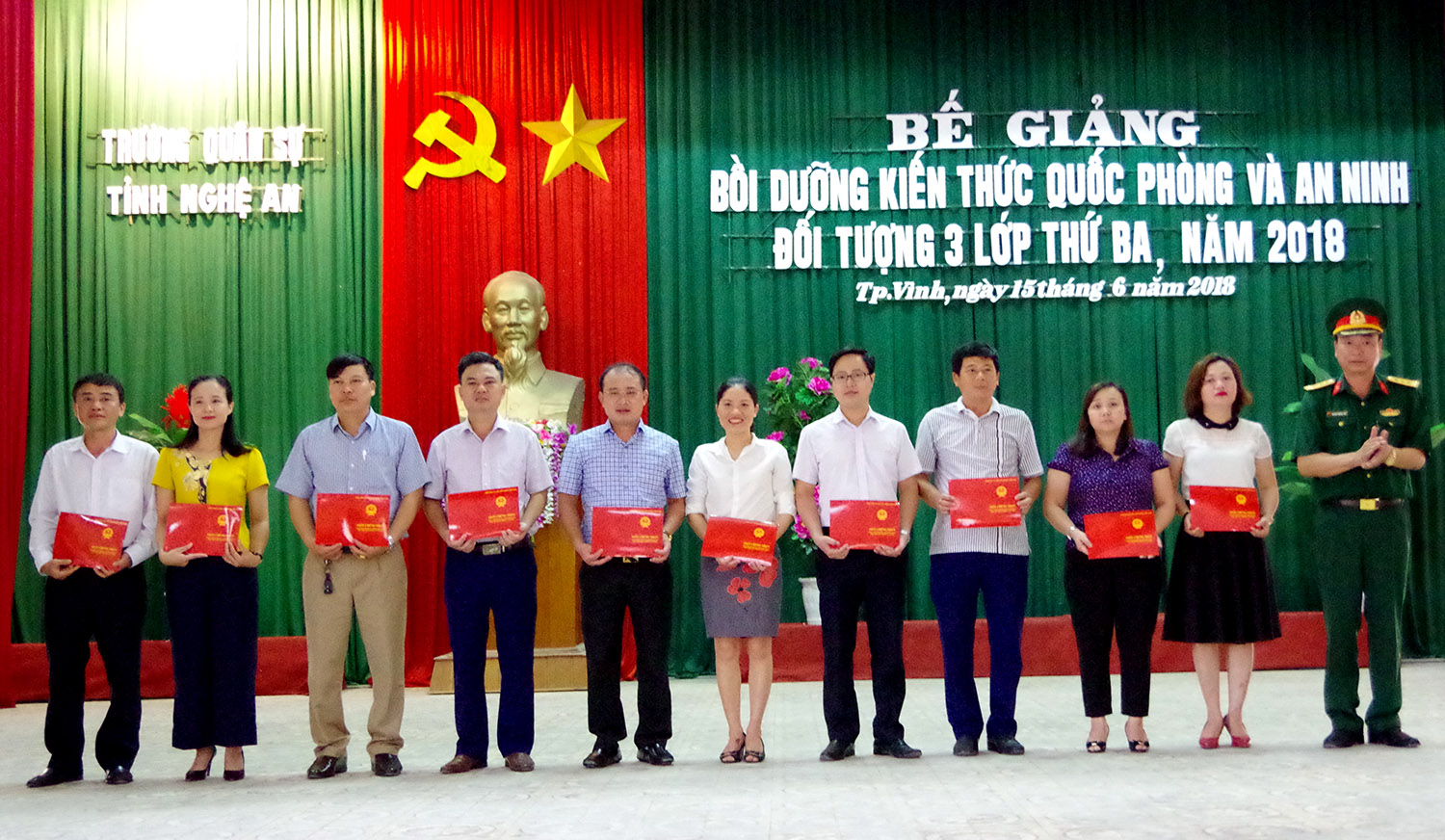 Nâng cao chất lượng kiến thức quốc phòng - an ninh cho trưởng, phó phòng cấp huyện năm 2018