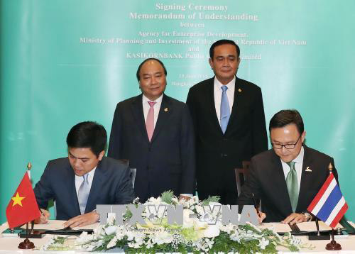 Thủ tướng Nguyễn Xuân Phúc gặp, hội đàm với Thủ tướng Thái Lan và Thủ tướng Lào