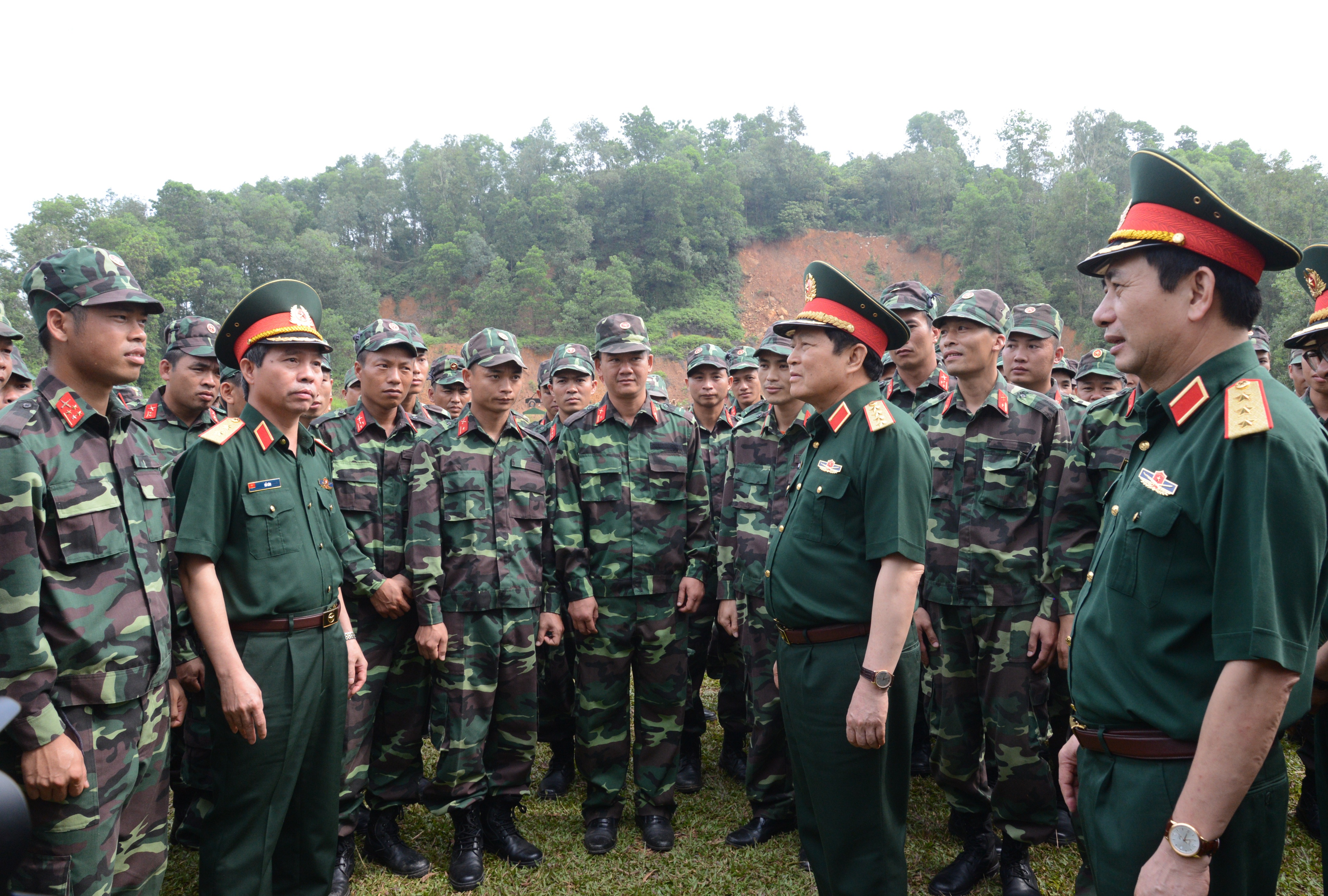 Đại tướng Ngô Xuân Lịch thăm, kiểm tra tại đơn vị Trinh sát đặc nhiệm

