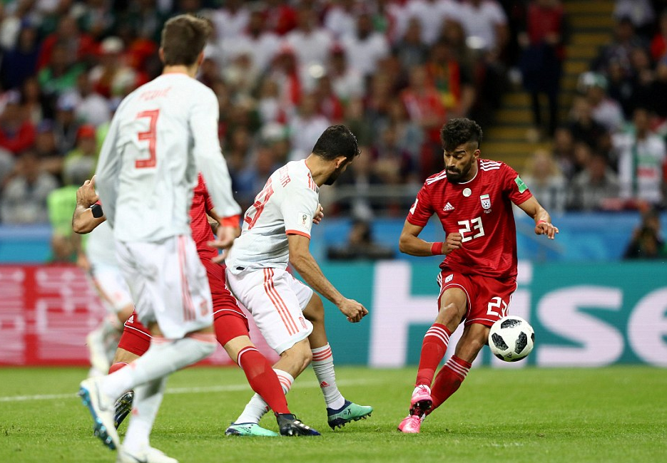 Iran 0-1 Tây Ban Nha: “Bò tót” đặt một chân vào vòng sau

