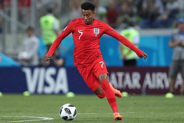 19 giờ, ngày 24-6, Anh - Panama: Giấc mộng đêm hè