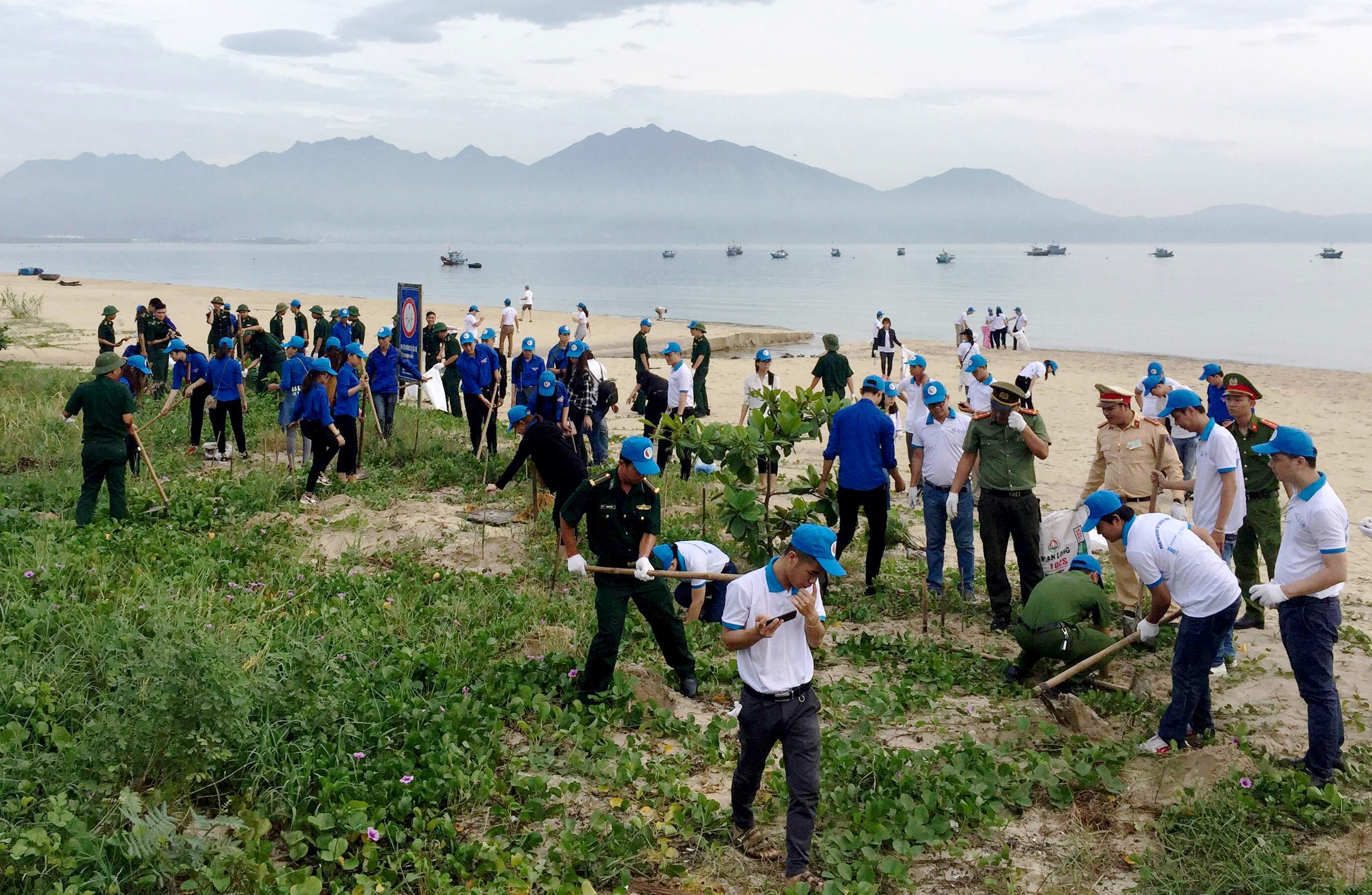 Mỗi năm có khoảng 8 triệu tấn rác nhựa thải ra đại dương