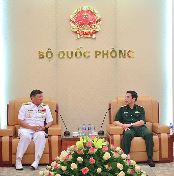 Tư lệnh Hải quân Malaysia thăm Việt Nam