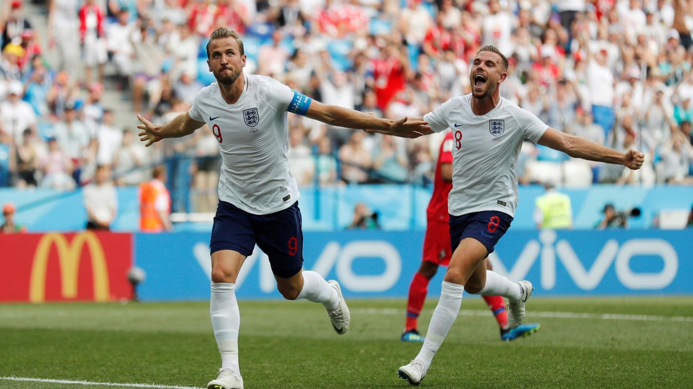 Những cái nhất sau vòng bảng