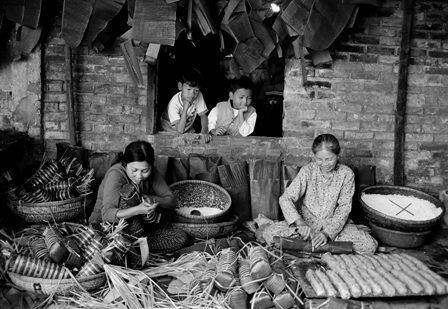 ĐẬM ĐÀ THÊM TÌNH LÀNG NGHĨA XÓM

