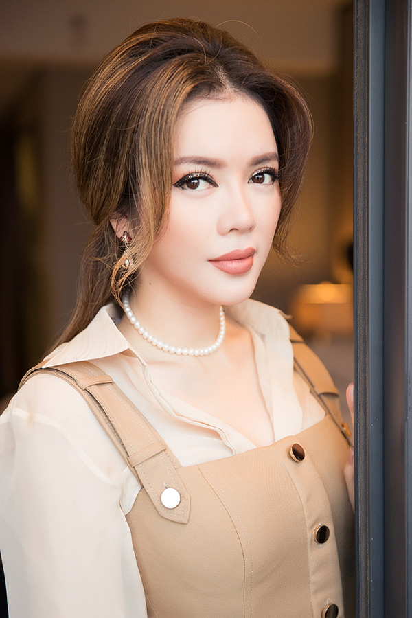 Diễn viên Lý Nhã Kỳ “khoe” vẻ đẹp cổ điển trong bộ ảnh mới