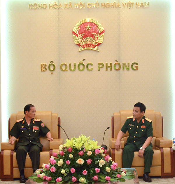 Thượng tướng Lê Chiêm tiếp đoàn Cục Pháp luật, Bộ Quốc phòng Lào