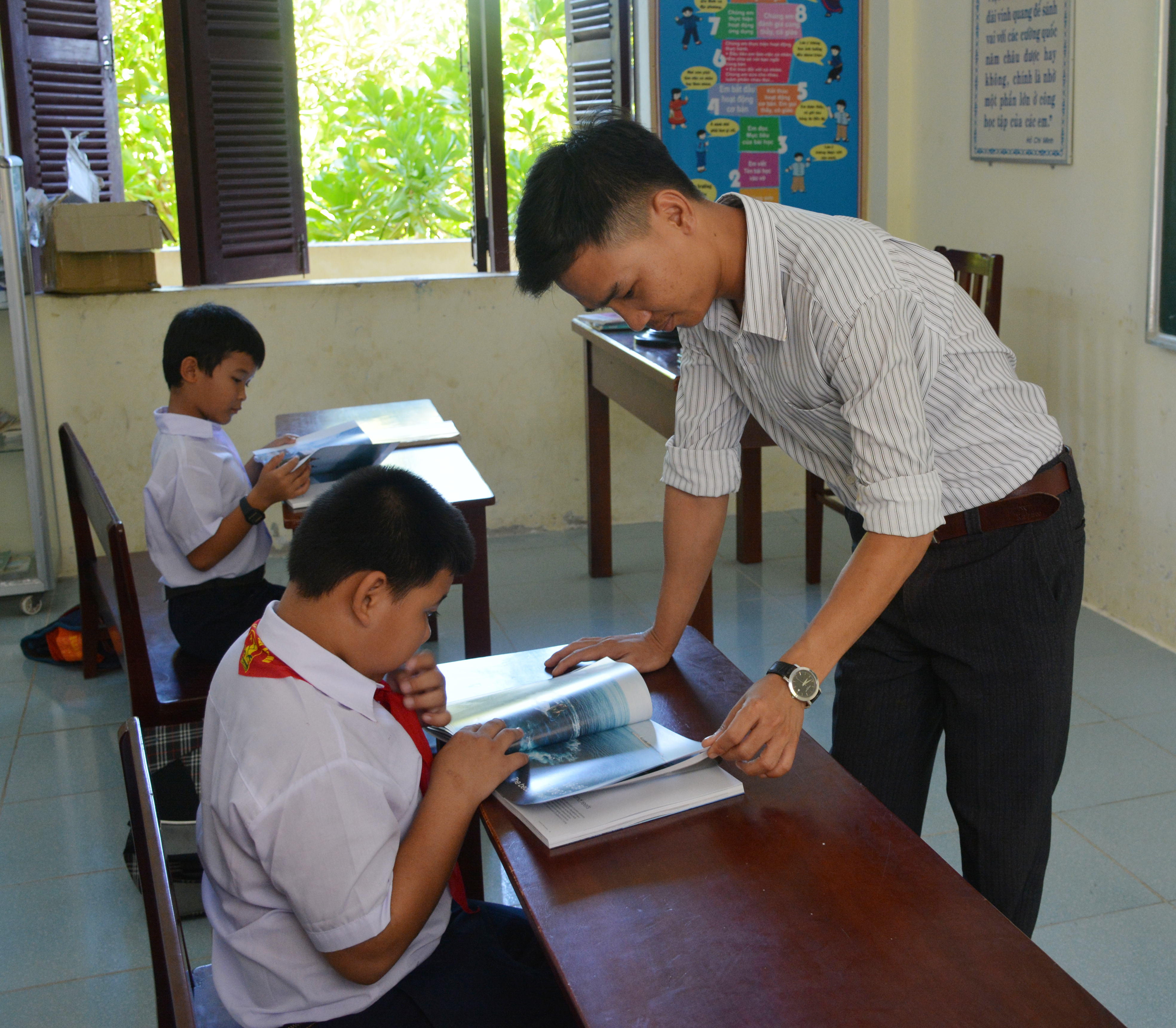  “Vào lớp thuộc bài, ra về học bài”