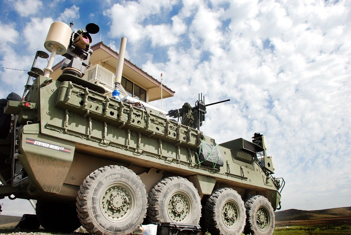 Mỹ sẽ lắp vũ khí la-de công suất cao lên xe cơ giới

