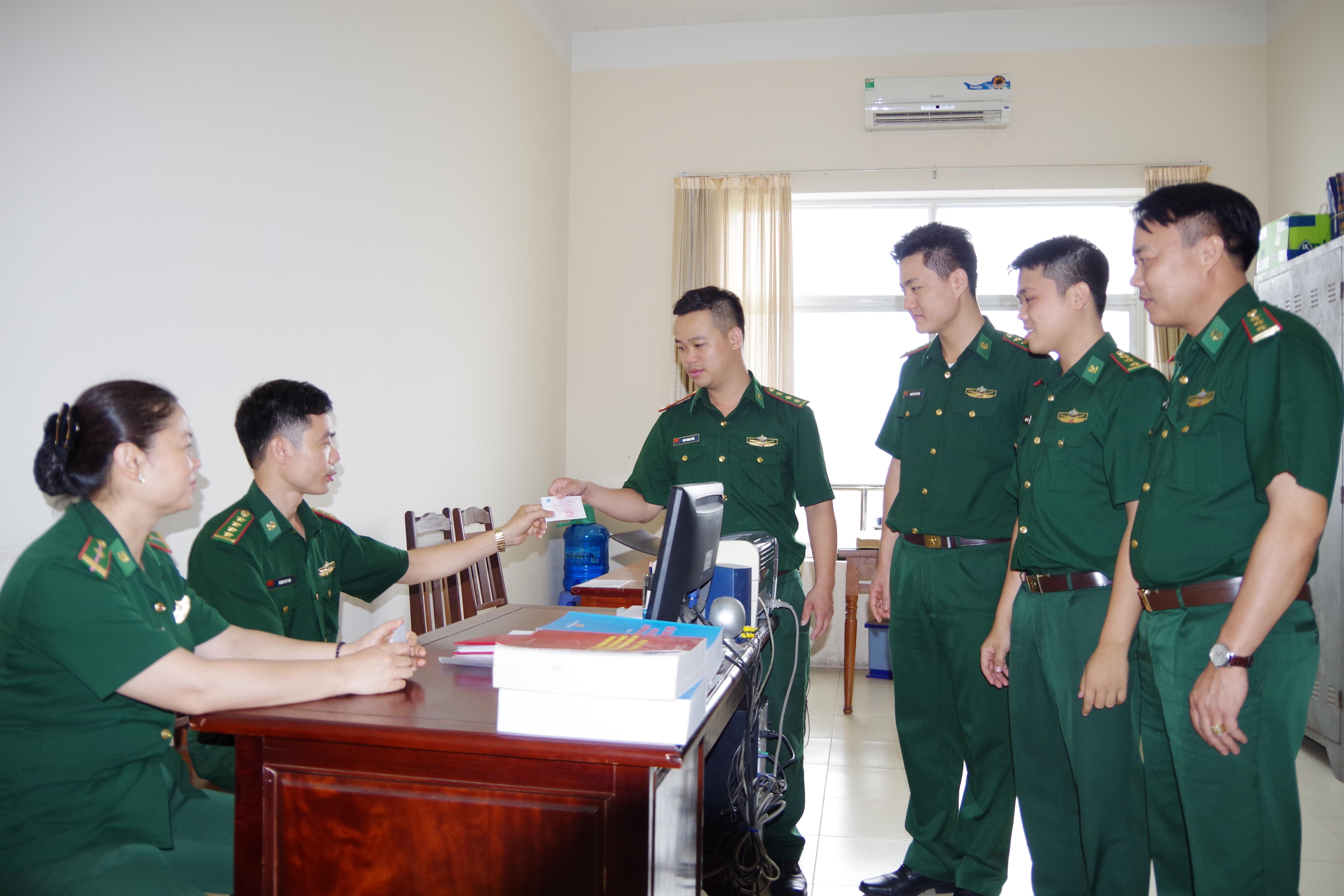 Thiết thực chăm lo hậu phương quân đội

