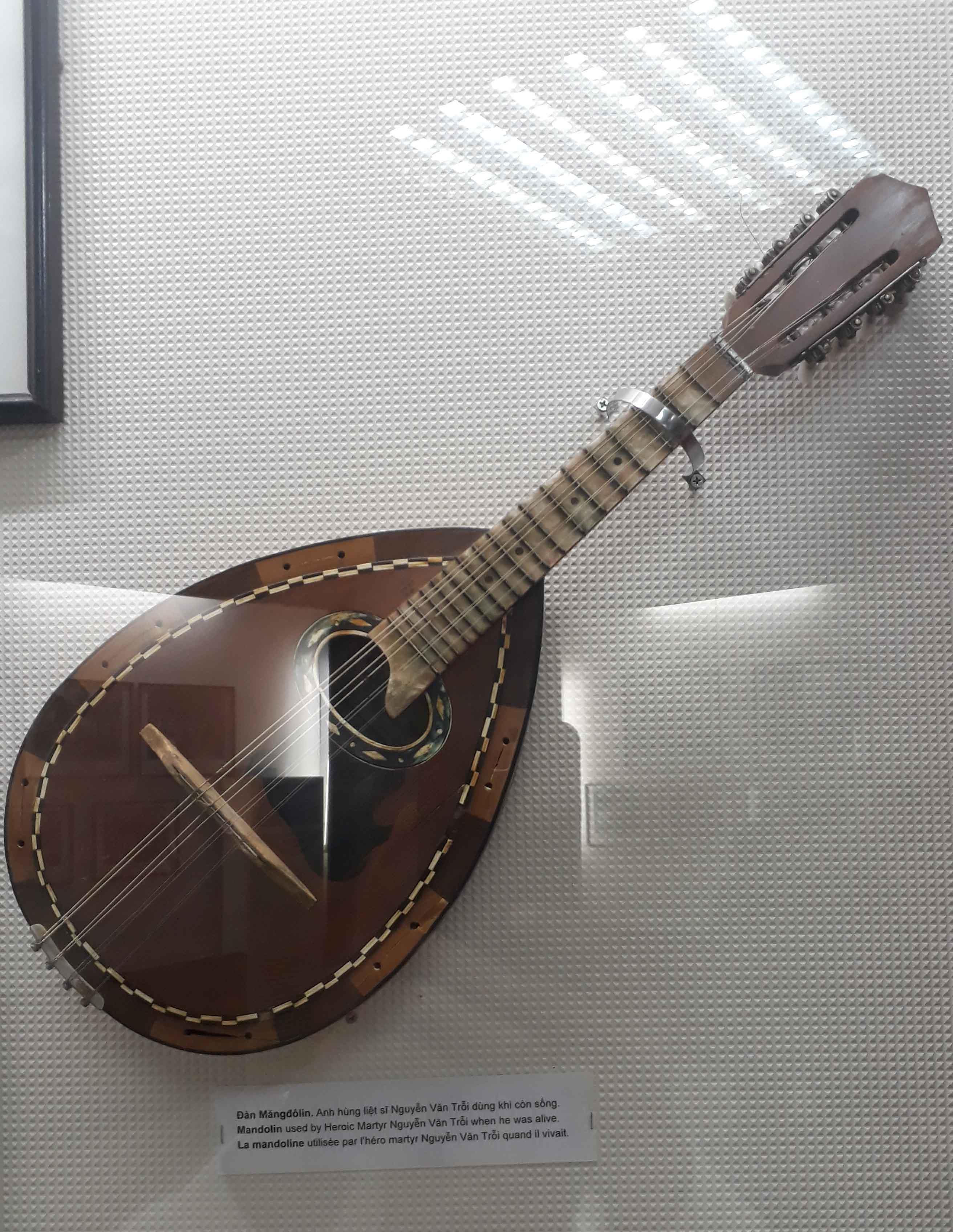 Cây đàn của Anh hùng liệt sĩ Nguyễn Văn Trỗi