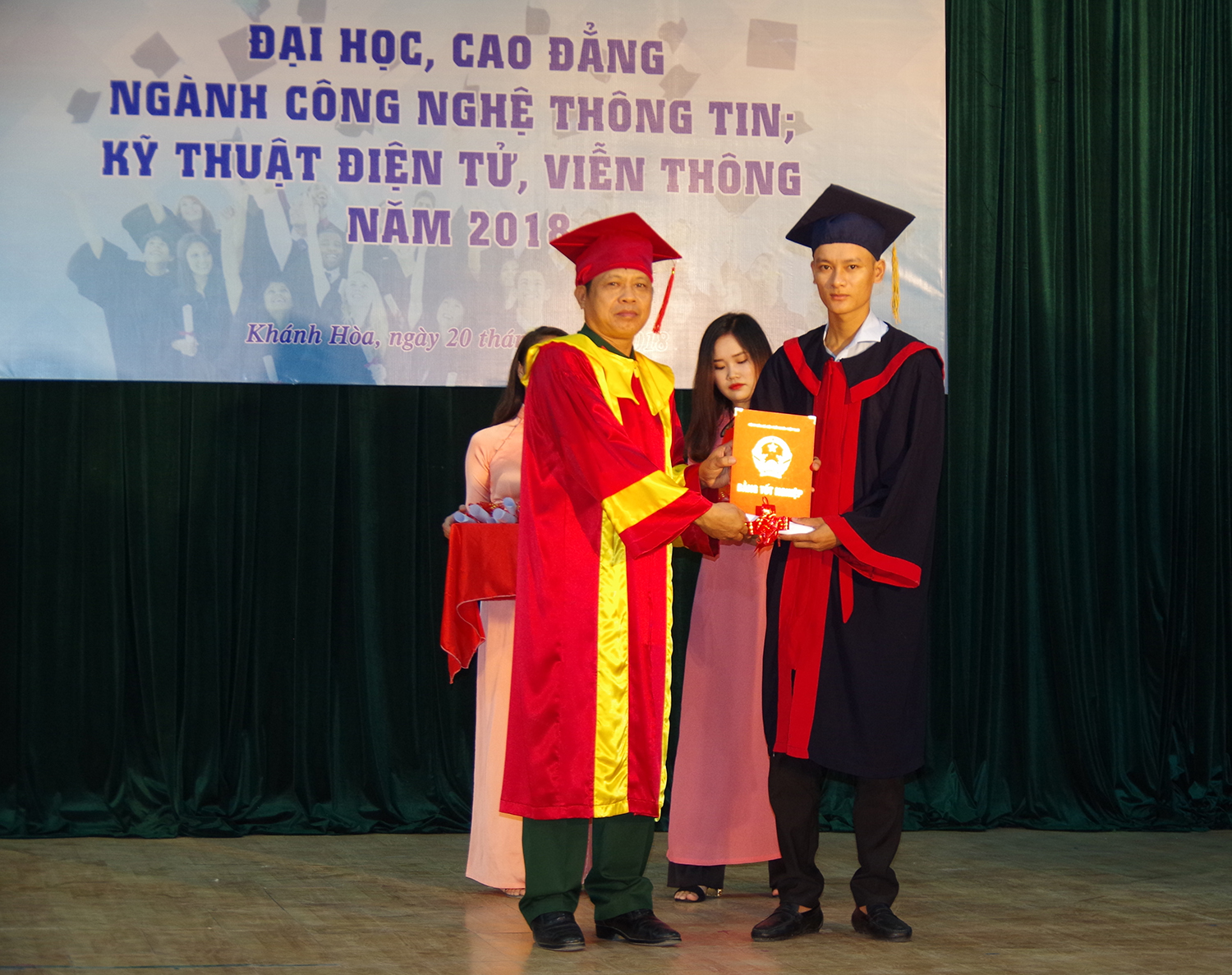 Đại học Thông tin liên lạc tổ chức Lễ tốt nghiệp năm 2018


