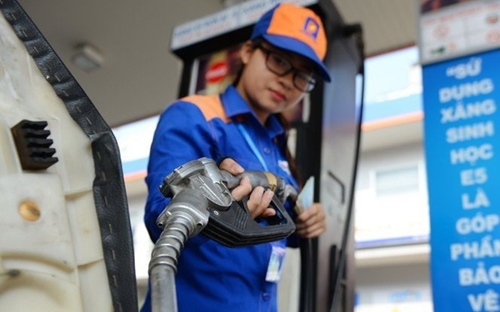 Giá xăng giữ nguyên, giá dầu diesel giảm nhẹ