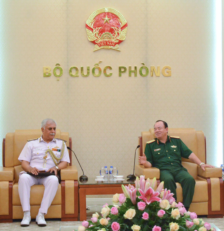 Phó tư lệnh Hải quân Ấn Độ thăm và làm việc tại Việt Nam