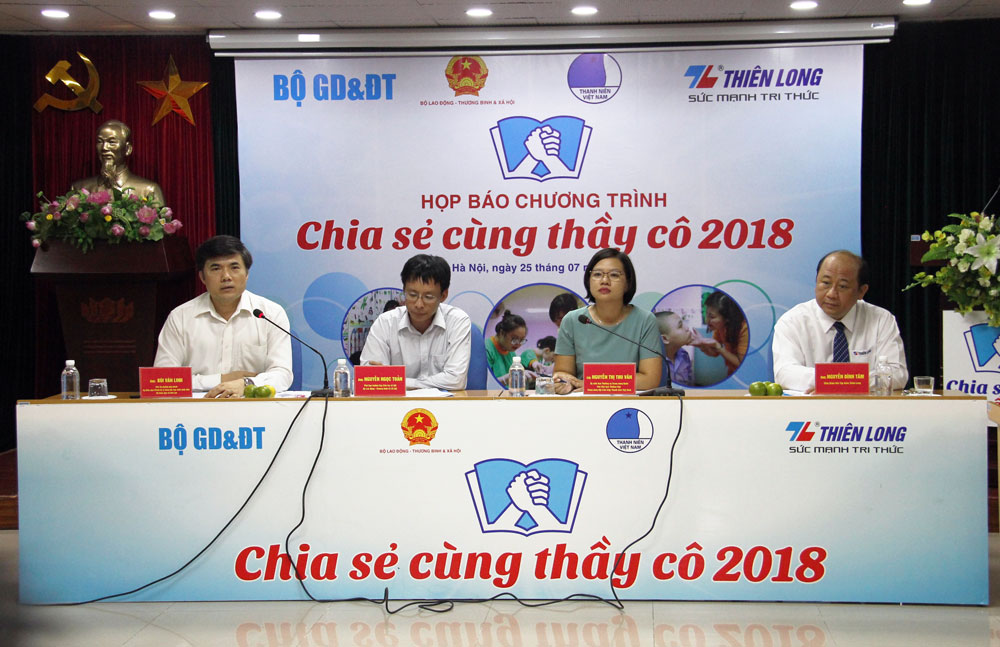 Tuyên dương 63 thầy cô giáo tiêu biểu dạy học sinh khuyết tật
