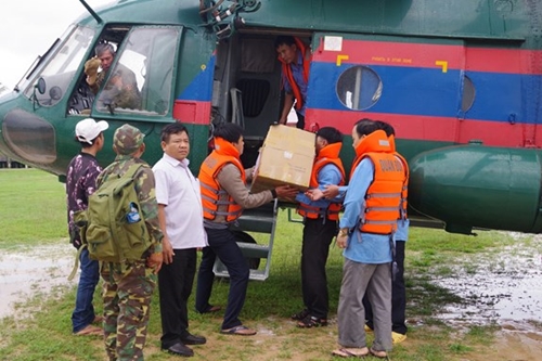 Quân khu 5: Hỗ trợ 200 triệu đồng khắc phục hậu quả vụ vỡ đập thủy điện ở Lào