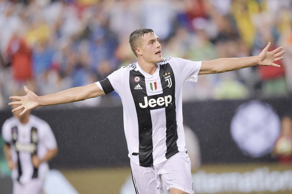 Favilli tỏa sáng giúp Juventus đánh bại Bayern Munich