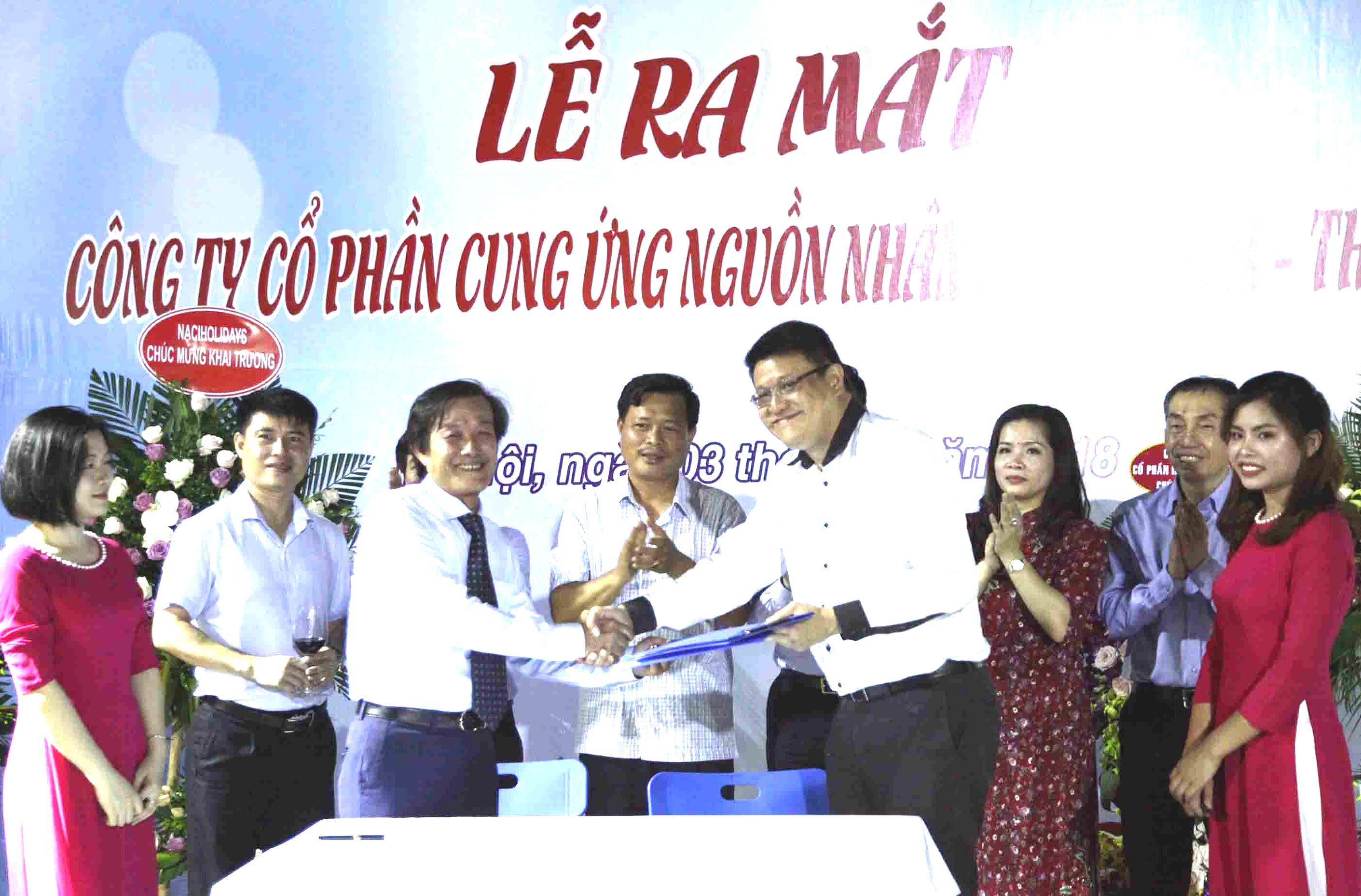 Chuyên nghiệp hóa đội ngũ người làm du lịch