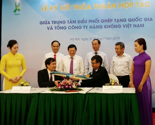 Vietnam Airlines và Trung tâm điều phối ghép tạng quốc gia ký kết thỏa thuận hỗ trợ vận chuyển mô, tạng miễn phí