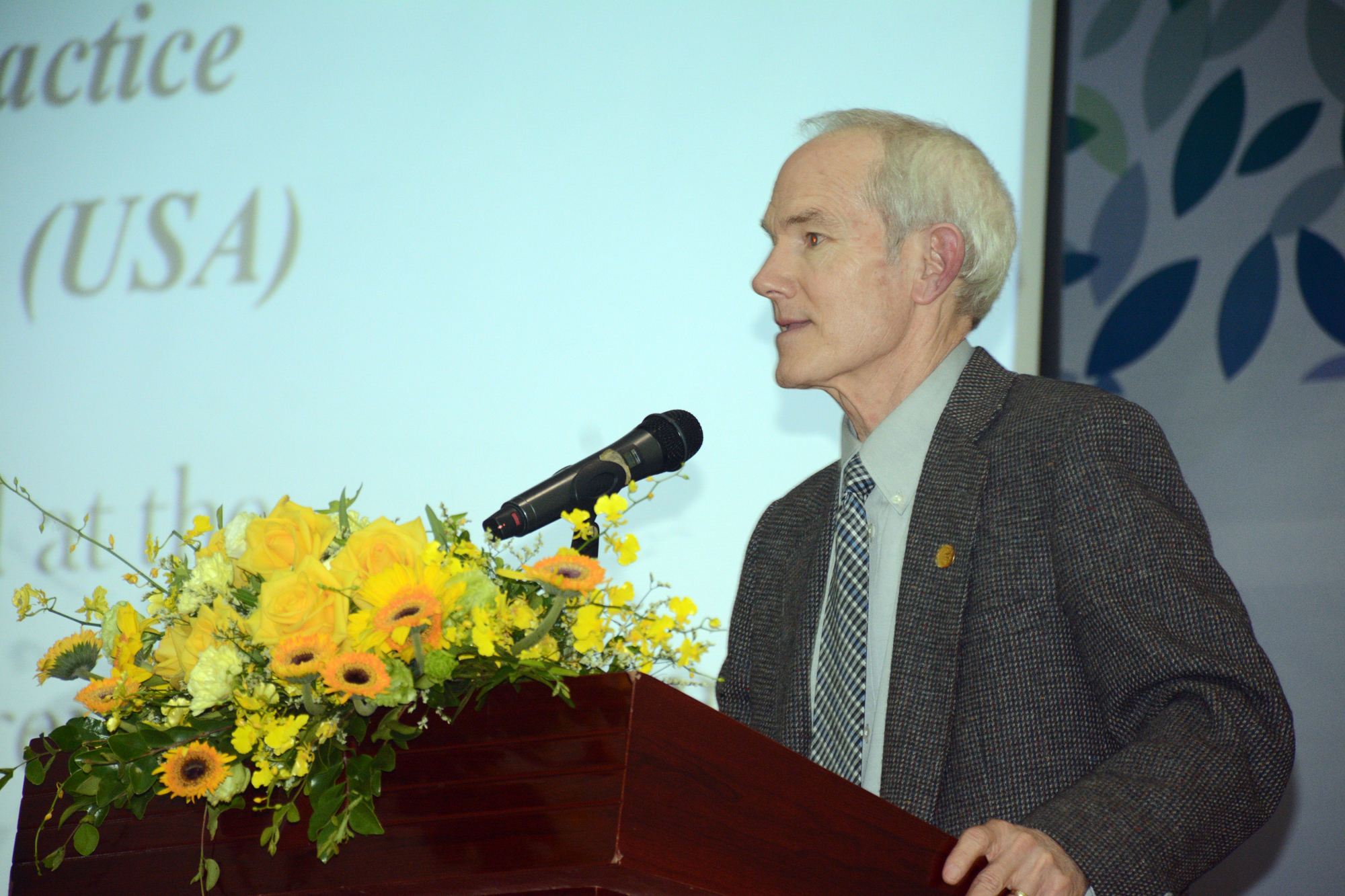 Chuyên gia quốc tế chia sẻ kinh nghiệm về tâm lý học đường