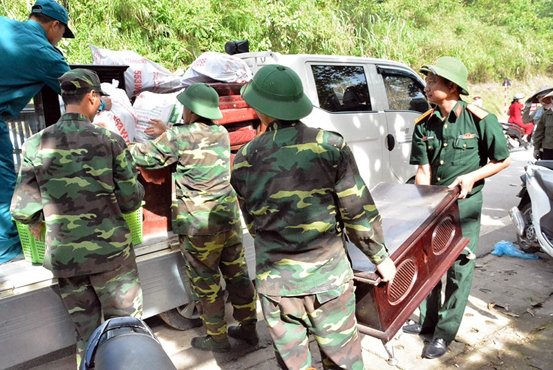 Trong thời gian tới, cán bộ, chiến sĩ LLVT tỉnh Hòa Bình phối hợp với các lực lượng trên địa bàn tiếp tục di dời người và tài sản của những hộ dân nằm trong khu vực bị ảnh hưởng.