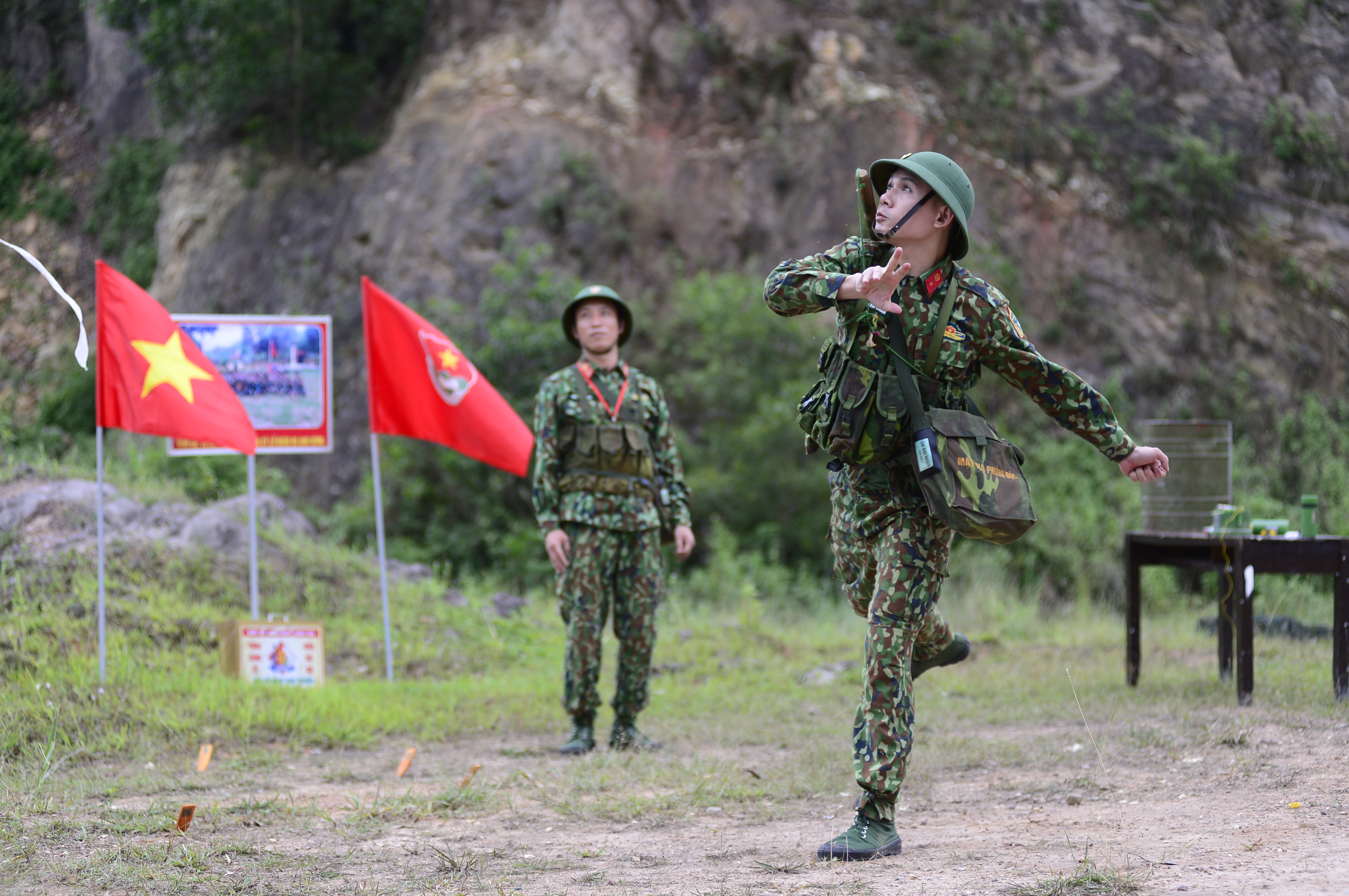 Tập 5: Sao nhập ngũ - Trong khói lửa