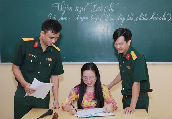 Ấm tình từng trang giáo án