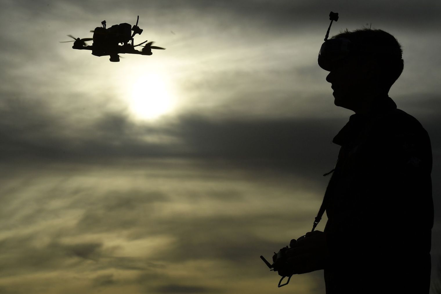 Mối nguy hiểm từ tấn công bằng thiết bị bay không người lái 
