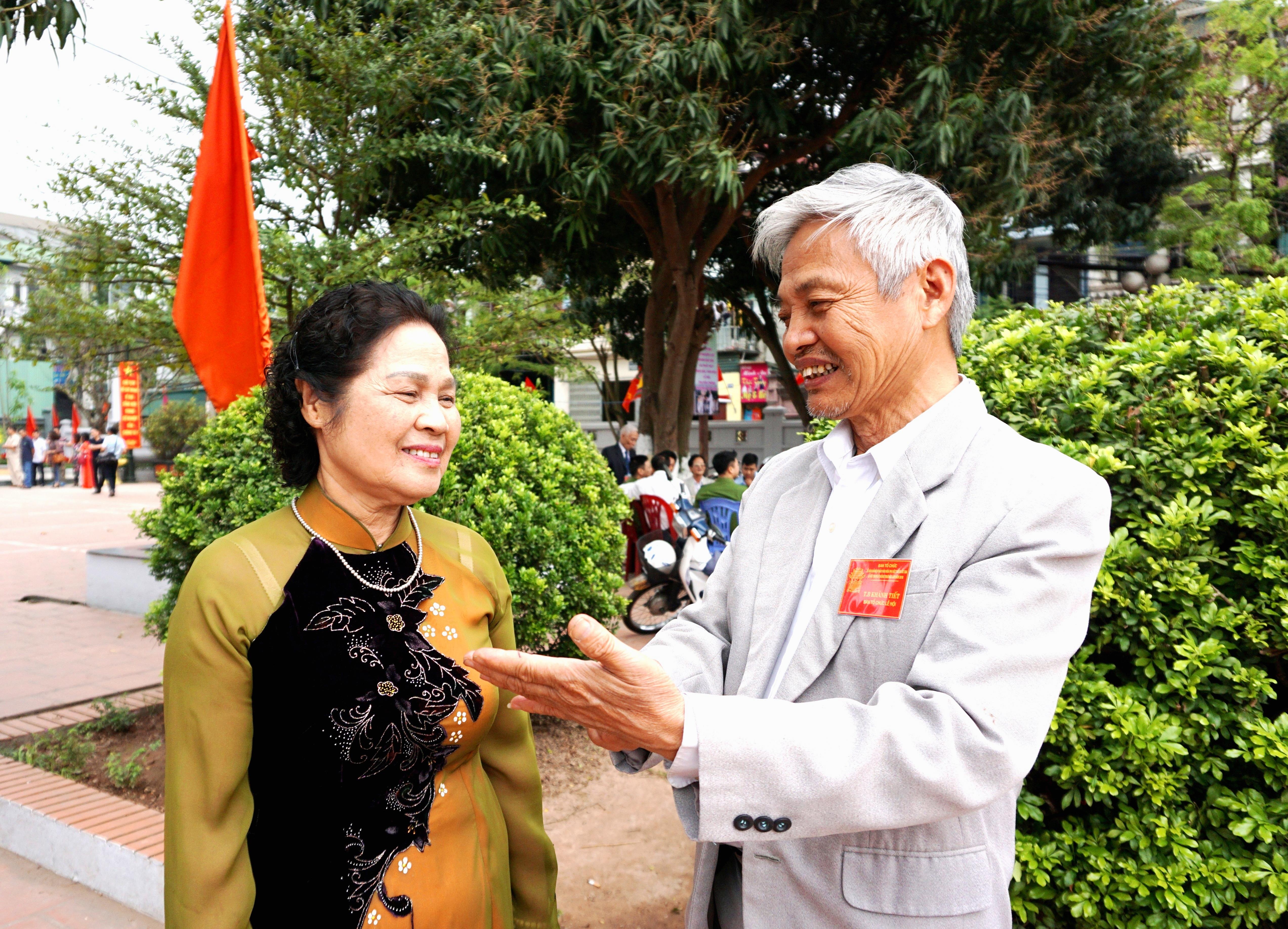 Luôn đi đầu, nhận việc khó

