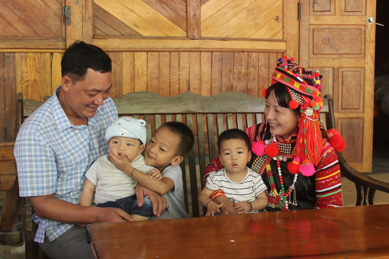 Là vợ bộ đội... không được kêu ca

