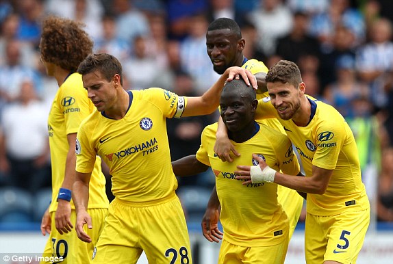 HLV Sarri ra mắt ấn tượng cùng Chelsea