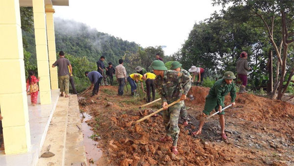 Sẻ chia với thầy trò vùng cao
