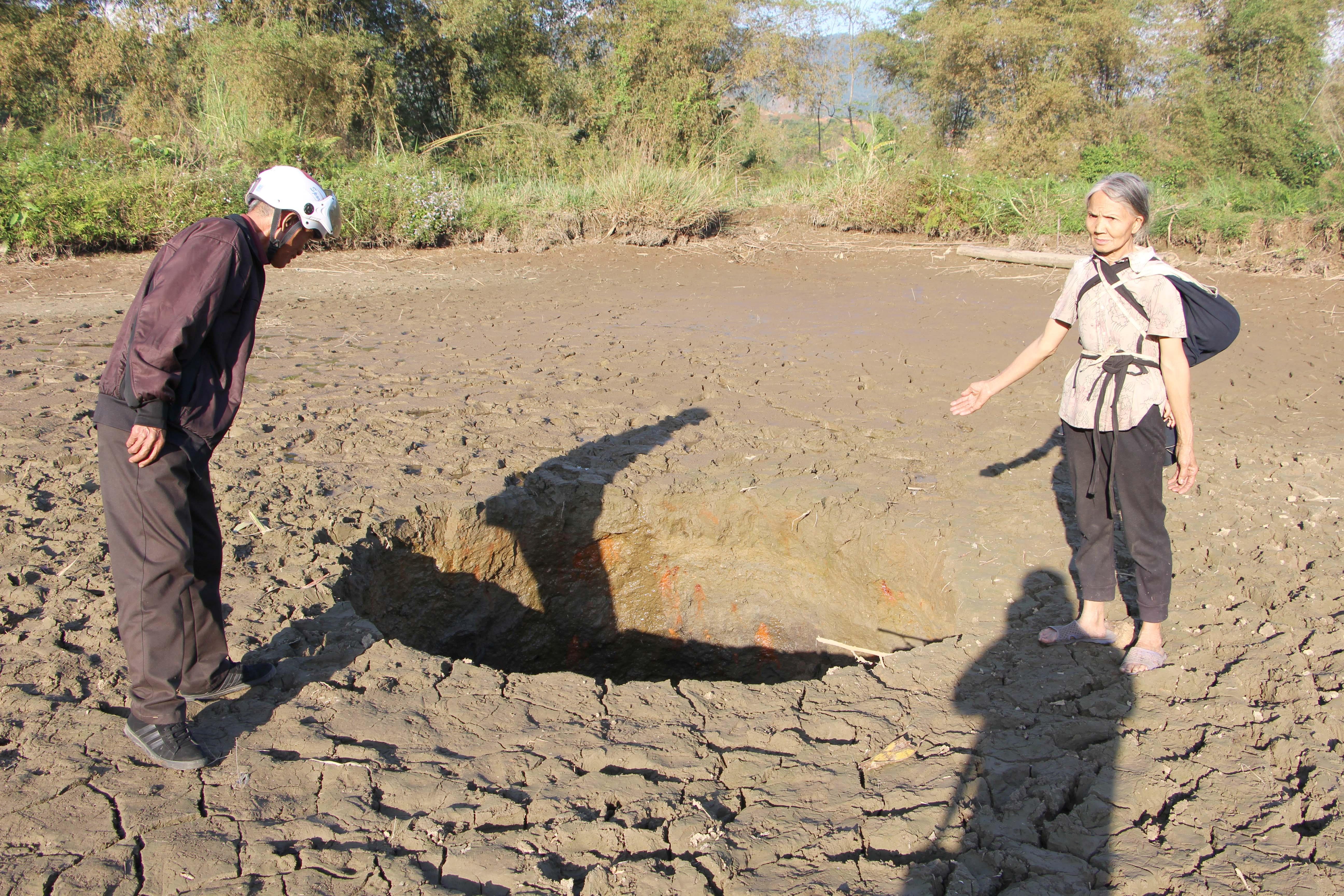  Nơm nớp sống bên những 