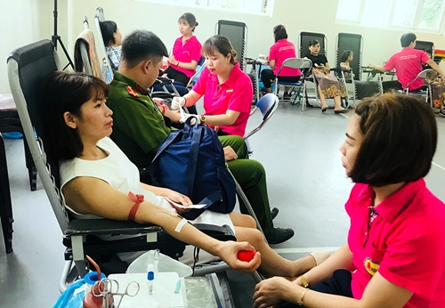 Quận Ba Đình: Hơn 500 công nhân viên chức lao động hiến máu tình nguyện
