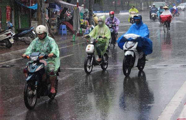 Mưa lớn ở vùng núi Bắc Bộ giảm dần, lũ hạ lưu sông Thương, sông Cả tiếp tục lên