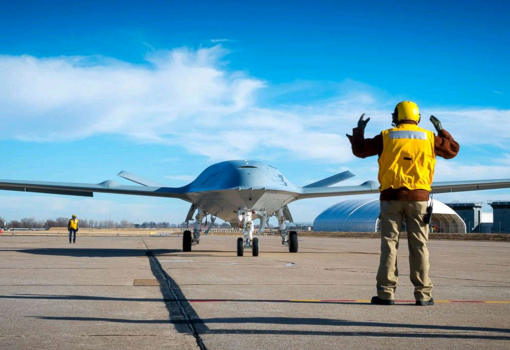 Hải quân Mỹ đặt mua máy bay tiếp dầu không người lái trên hạm 

