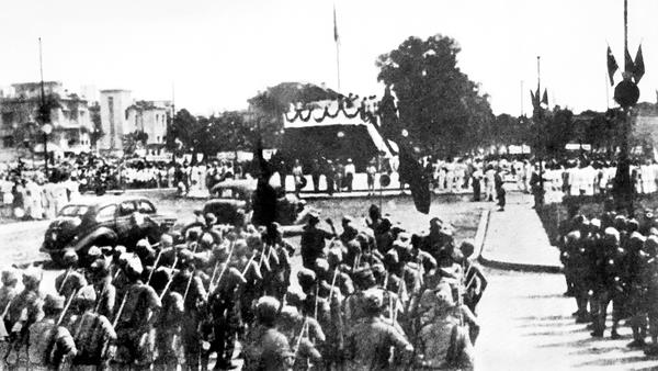 Xây dựng bộ đội chủ lực trong lực lượng vũ trang những ngày đầu độc lập