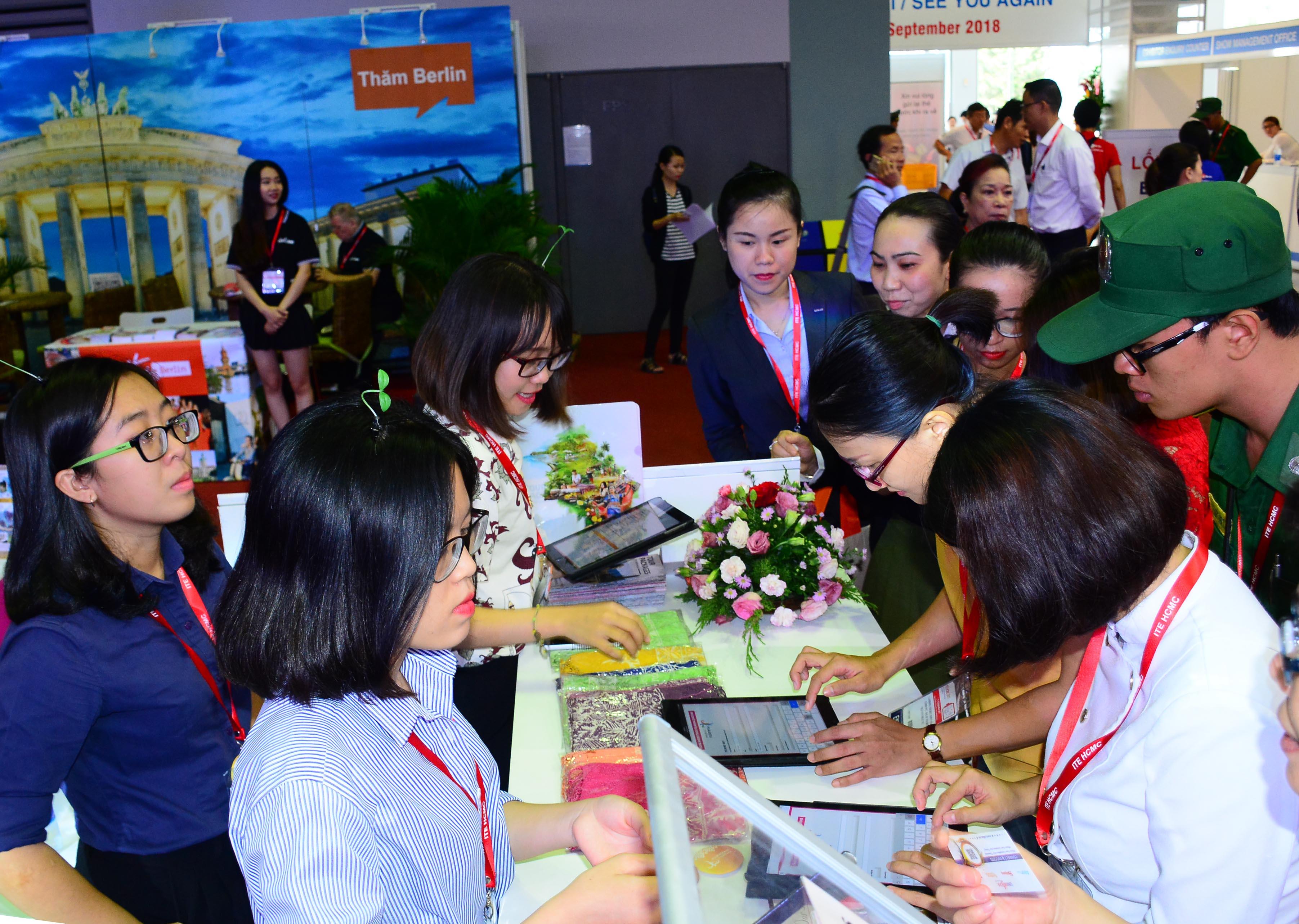 Đầu tư chuyên sâu phát triển du lịch trực tuyến

