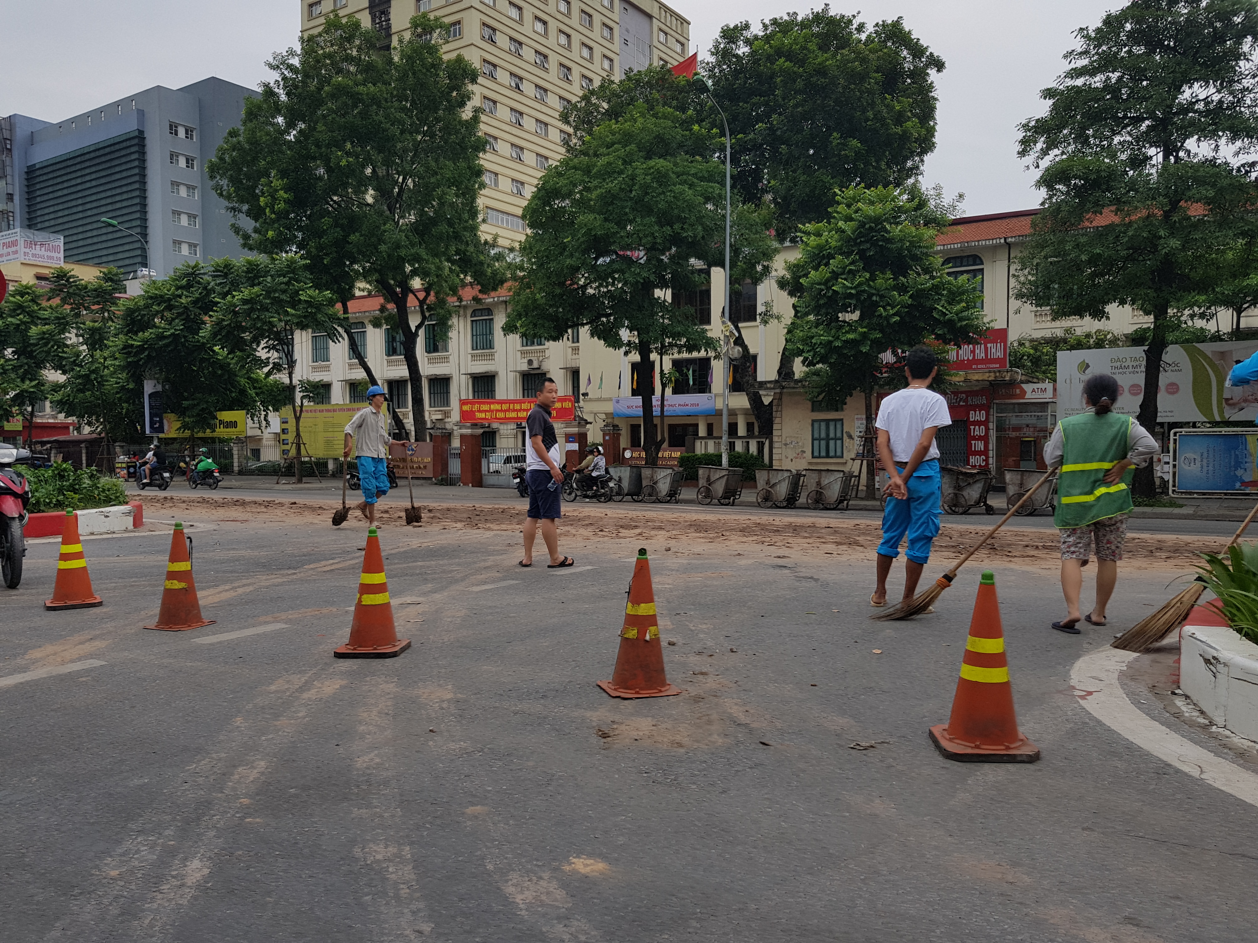 Thông tin từ đường dây nóng